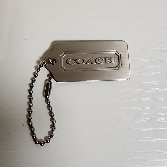 Coach Brushed Nickle Hangtag With Chain - Picture 1 of 7